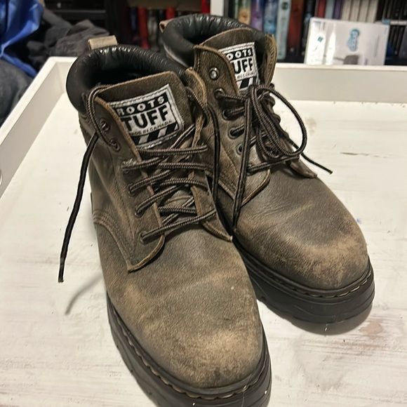 Roots Tuff Boots - Size 9 - Picture 1 of 8